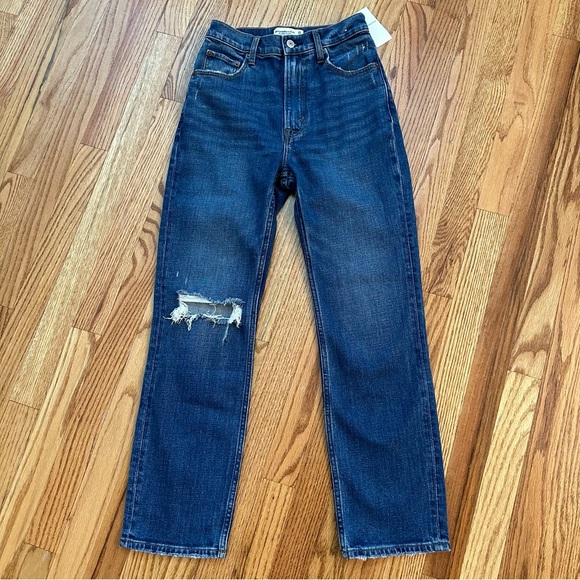 Abercrombie & Fitch Denim - Abercrombie & Fitch The Ankle Straight Ultra High Rise size Jeans size 0